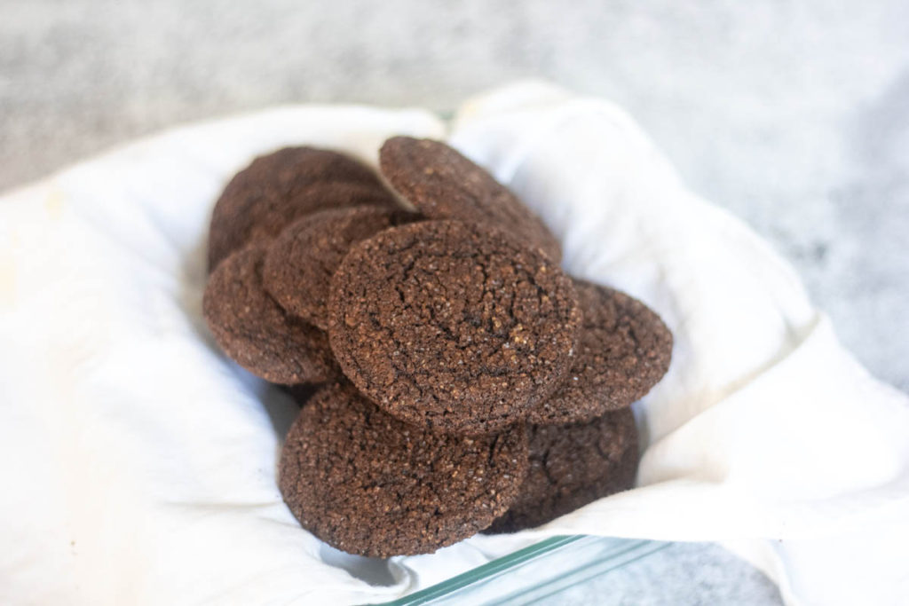 soft chocolate crackle cookies