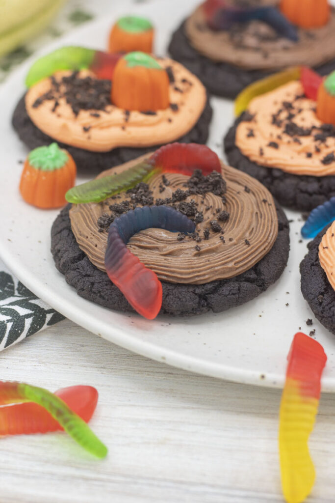 gummy worms on dirt cookies