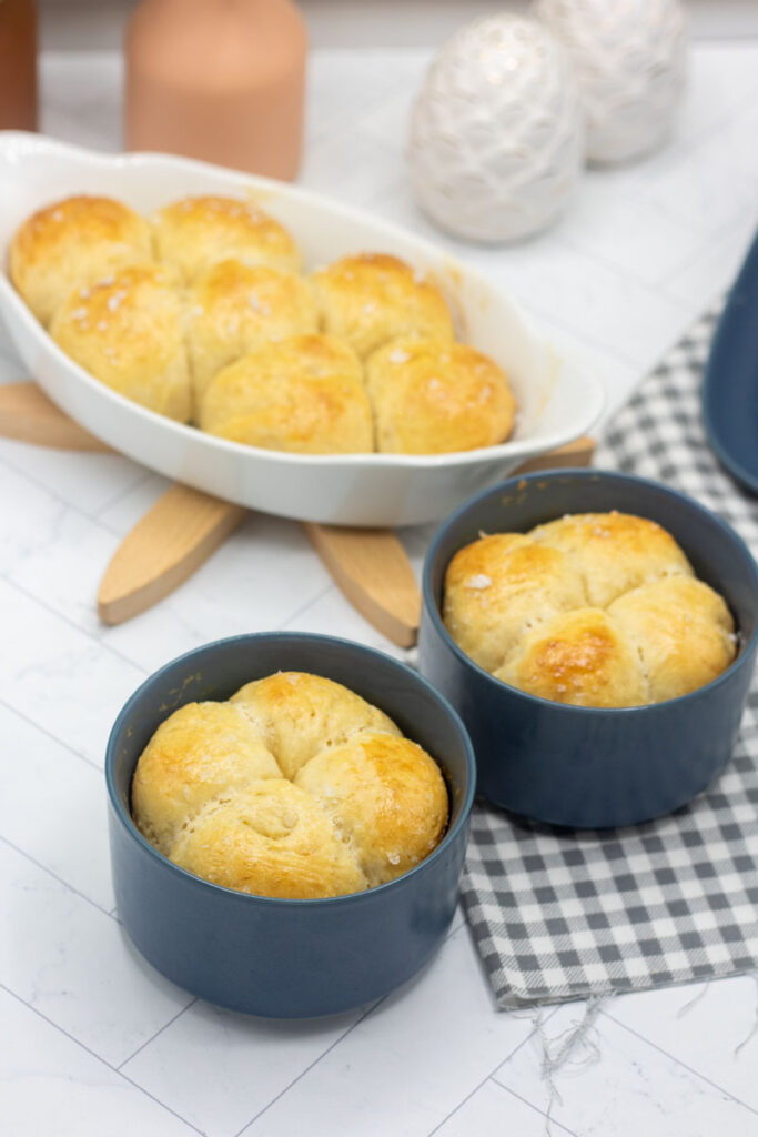 Freshly baked dinner rolls in bowls