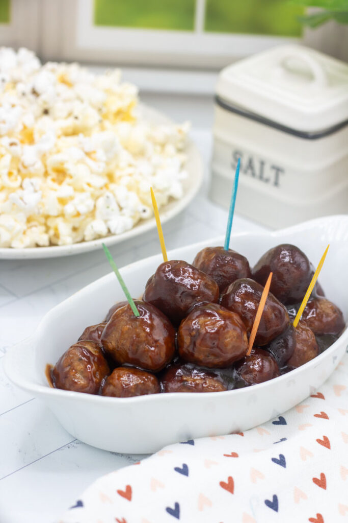 Crockpot jelly bbq meatballs